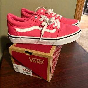 New Vans Ward pink & white sz 4 youth shoes sneakers